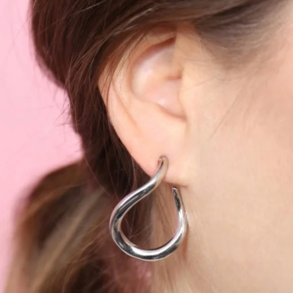 NWT Very Cool Twisted Tear Drop Silver Tone Earrings!